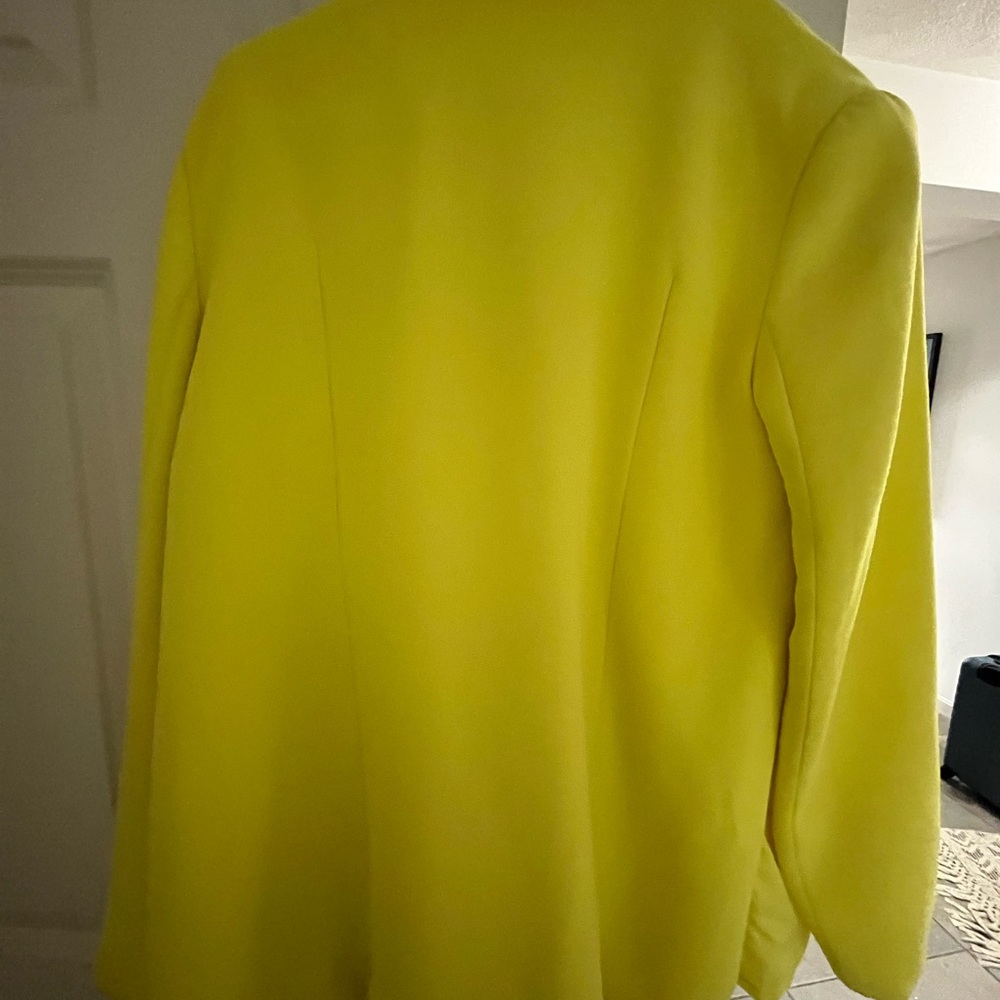 🌟 Elliatt Blazer - Picture 4 of 8